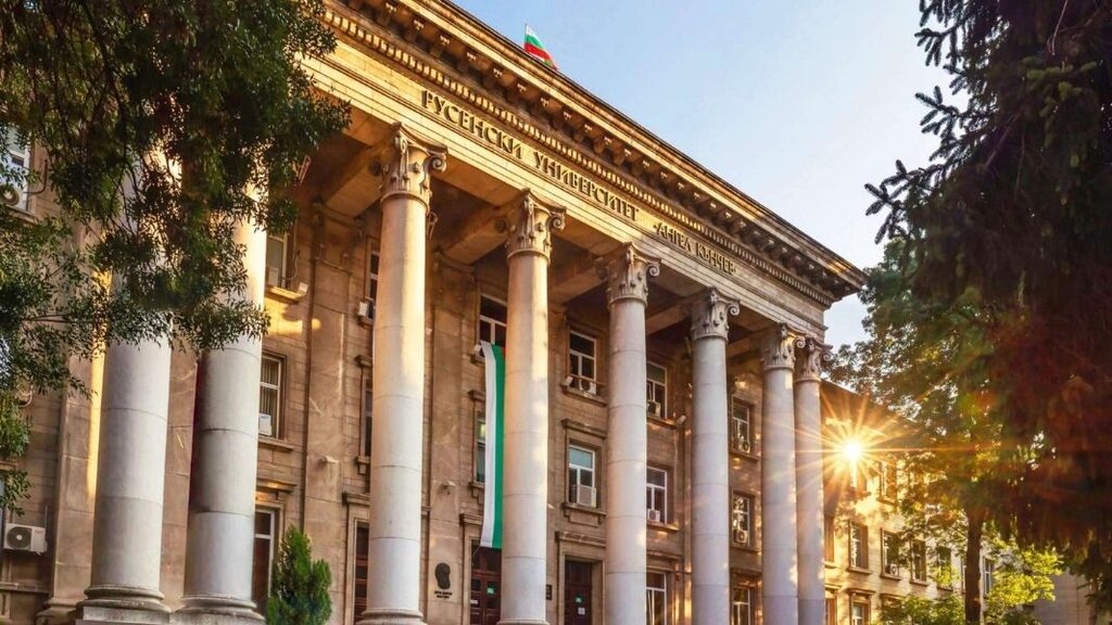Русенският университет едва не изгуби сграда