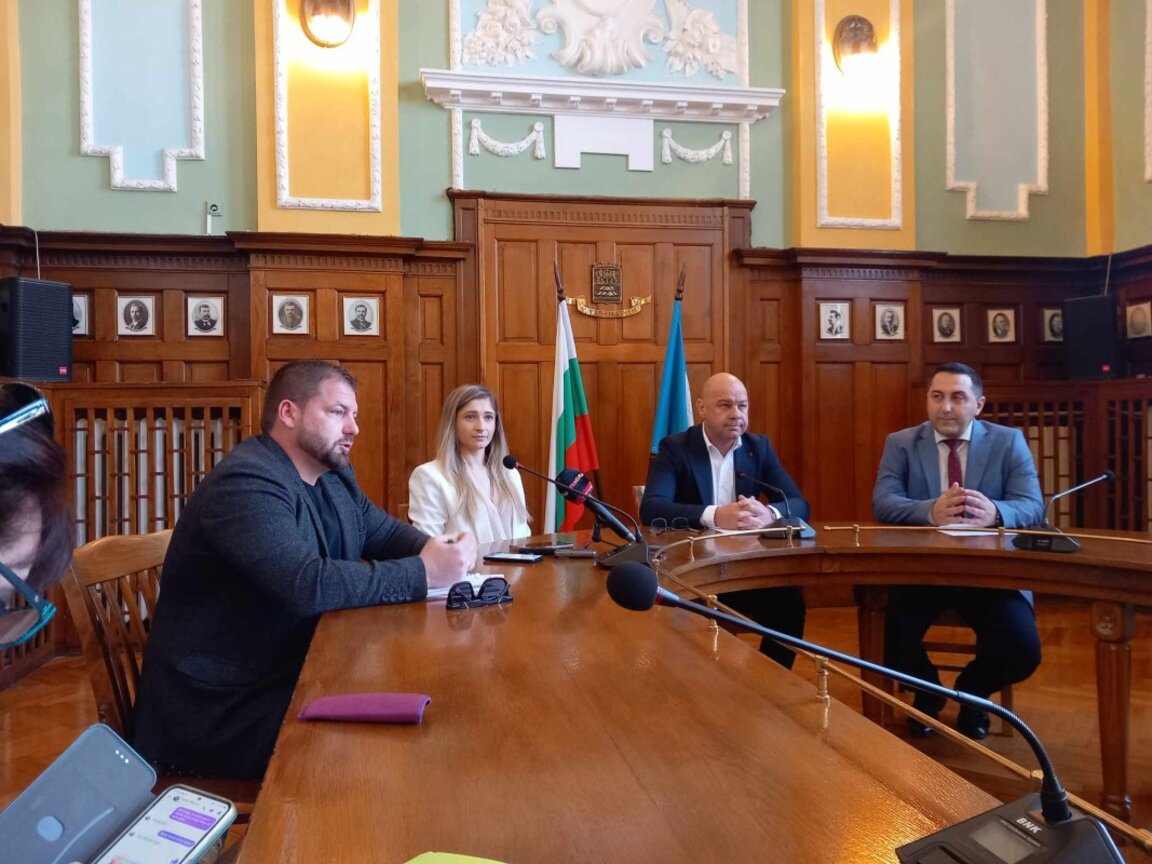 Кметът на Пловдив уволни заместничката си Женя Петкова