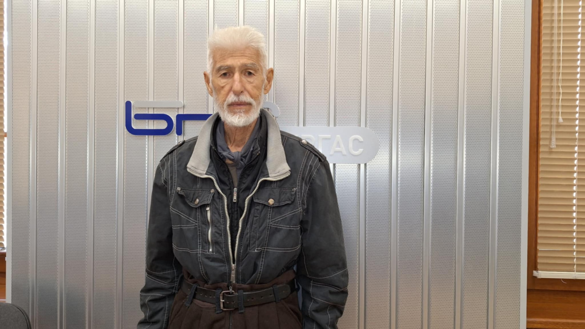 Генади Кръстев прави лодки по френски чертежи и сам плава с тях