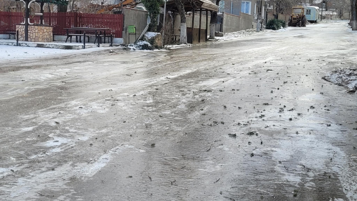 Жители на Киреево недоволстват заради проблеми с тока и заледени улици