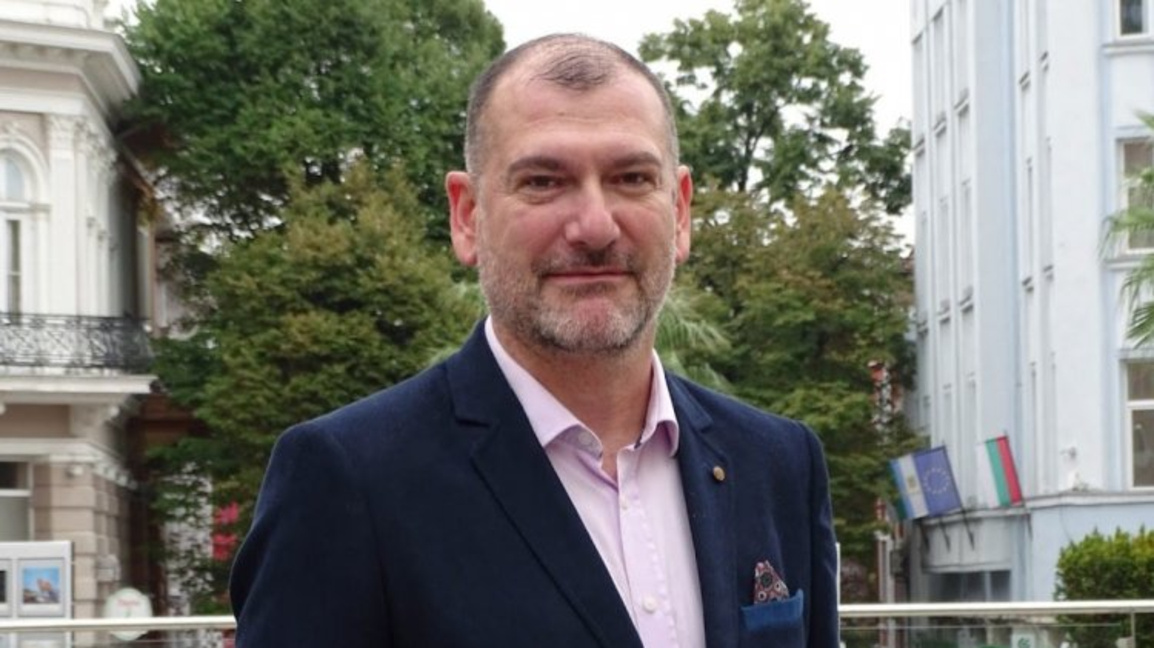 Стискам палци в 52-то Народно събрание да има истинска лява партия 