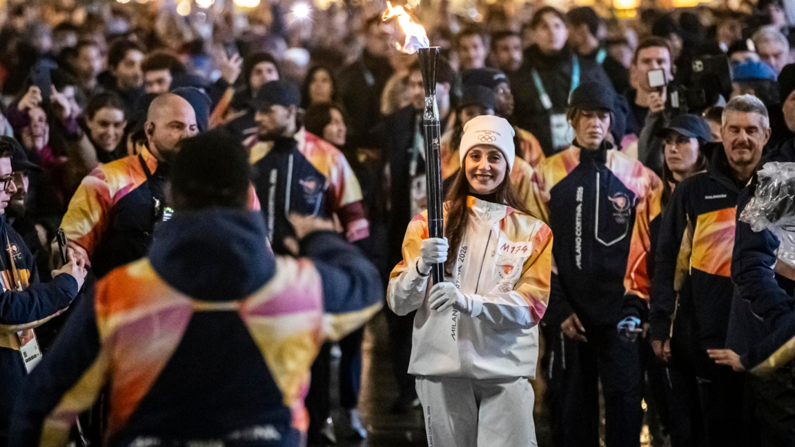Запалиха Олимпийския огън на игрите в Италия