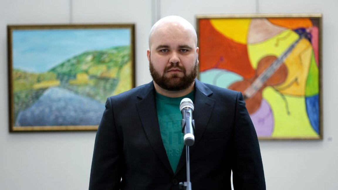 Inauguration au parlement d'une exposition au profit des enfants autistes
