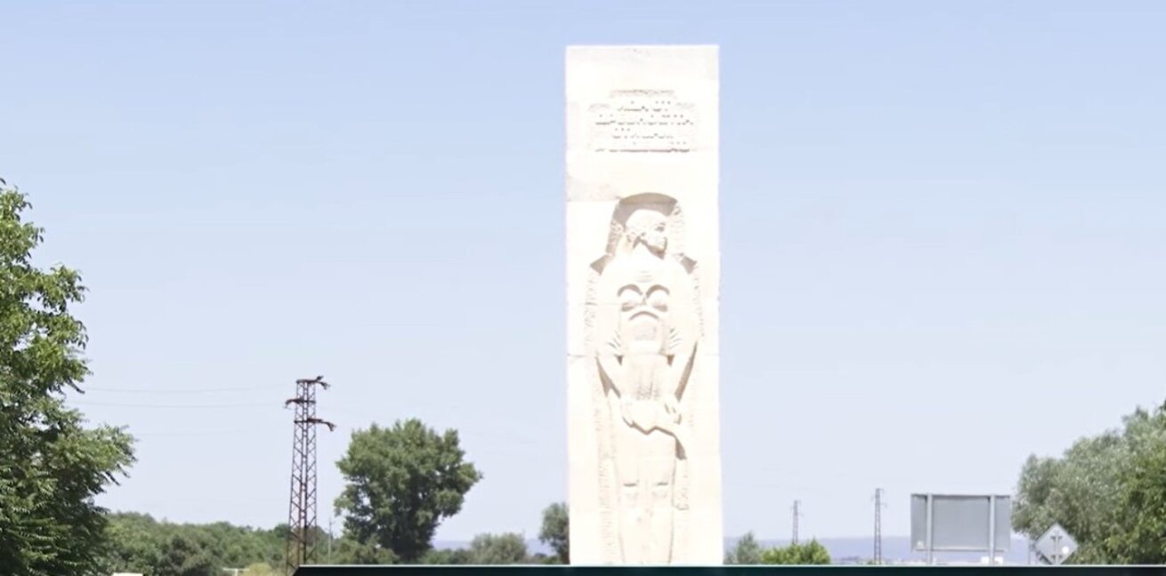 Преместиха знаков паметник в Ямбол