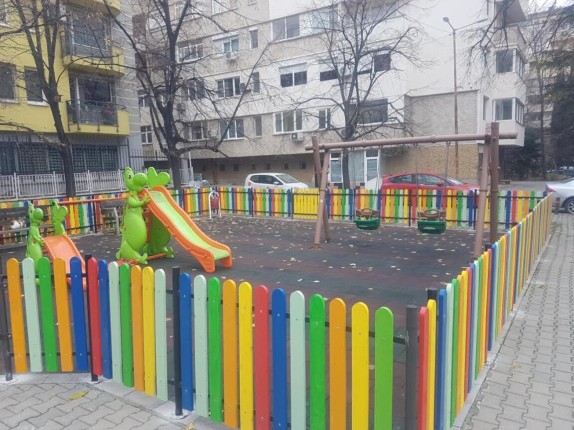 Ремонтирана детска площадка зарадва предколедно старозагорчета