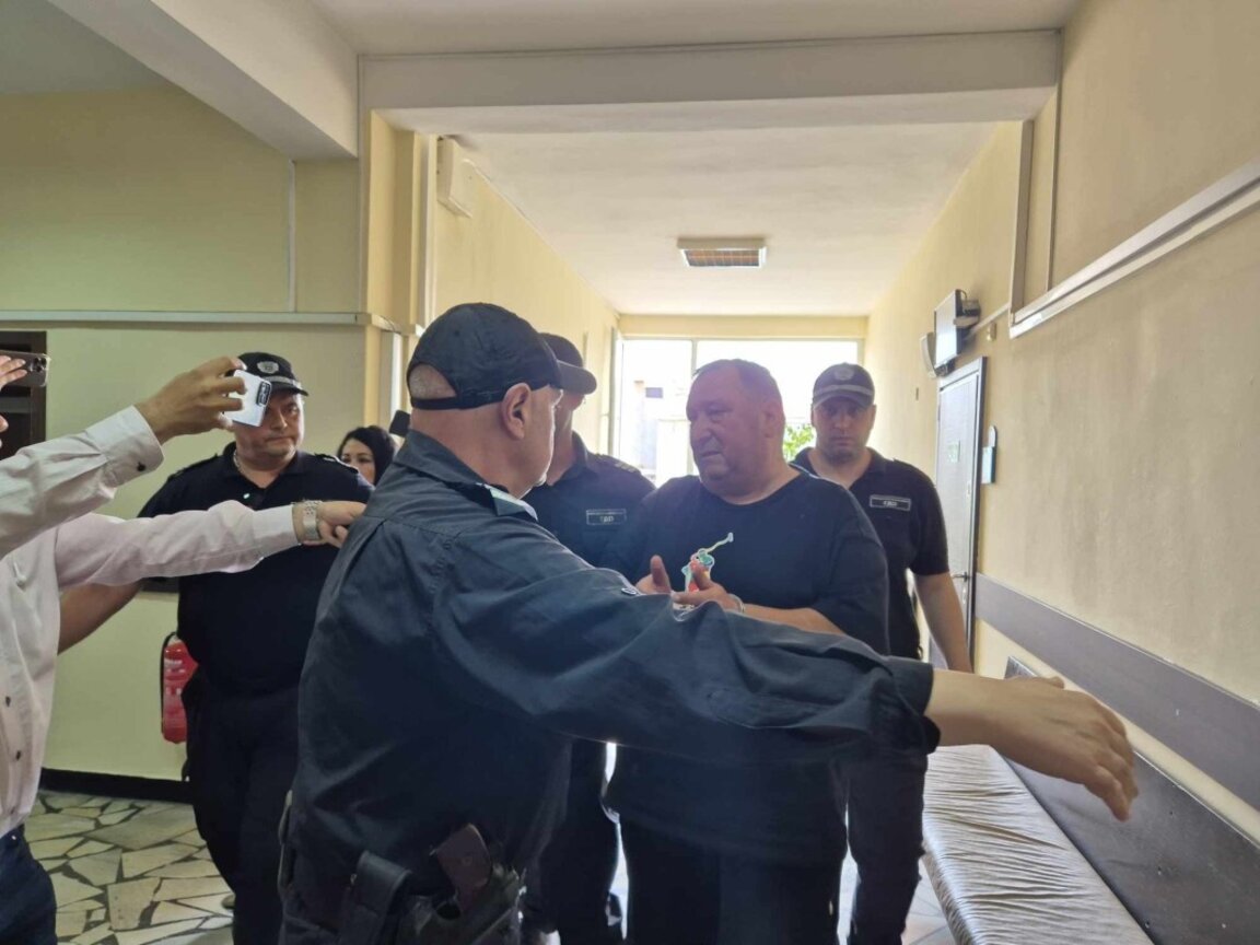 За постоянно в ареста остава Валентин Желев, един от обвиняемите по случая в село Ягода