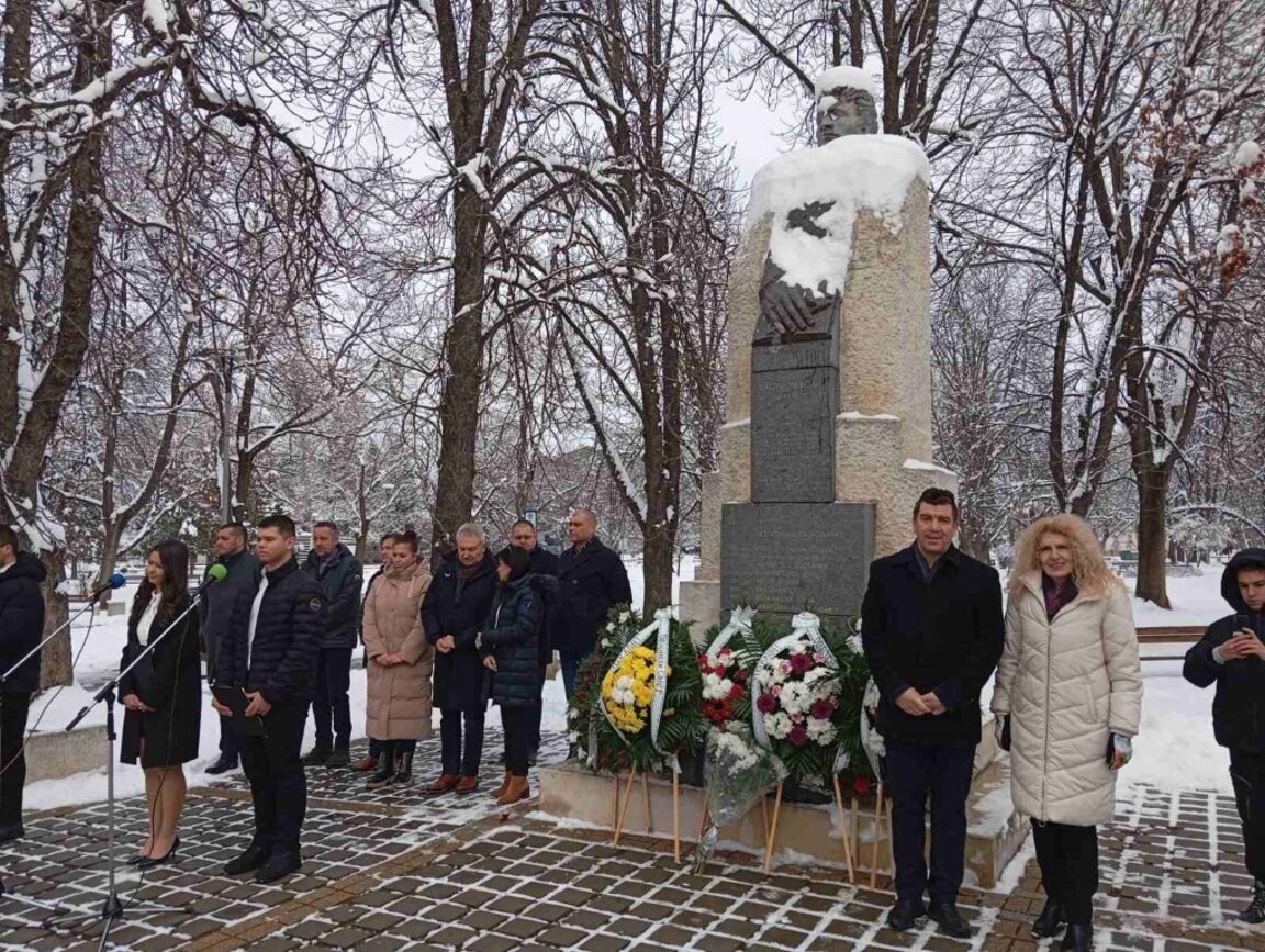 Монтана отдаде почит на Васил Левски
