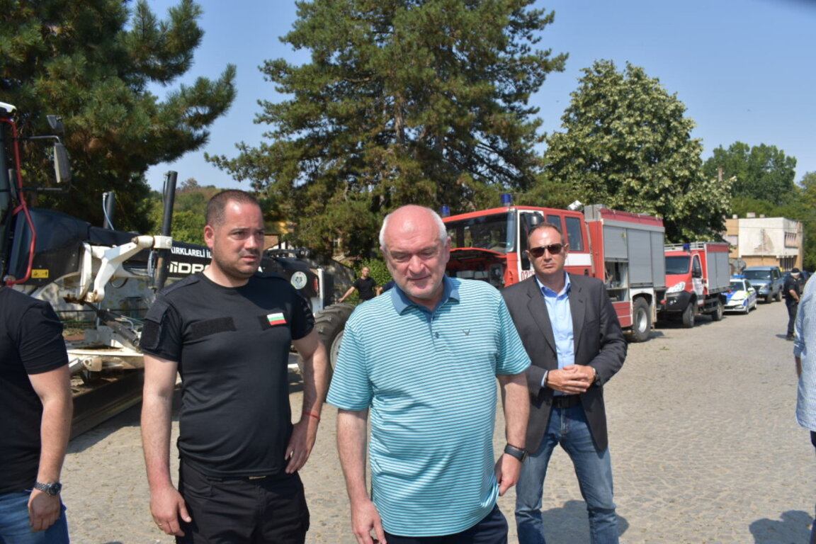 Вътрешният министър Калин Стоянов и премиерът Димитър Главчев.