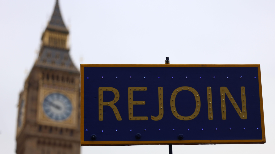 Във Великобритания подготвят закон, позволяващ на 16-годишните да гласуват