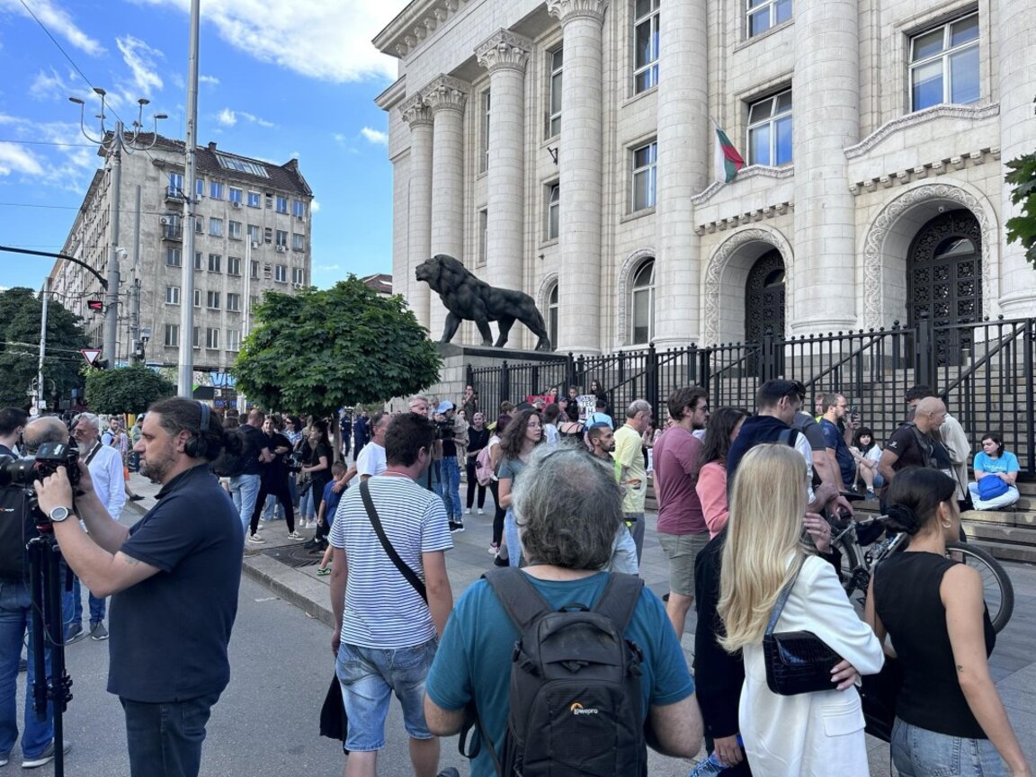 София отново протестира и скандира: "Нито една повече!"