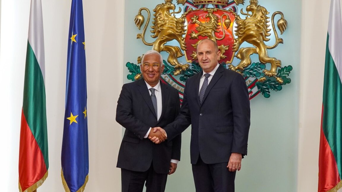 Президентът на България Румен Радев (вдясно) и председателят на Европейския съвет Антониу Коща - София, 27 април 2025