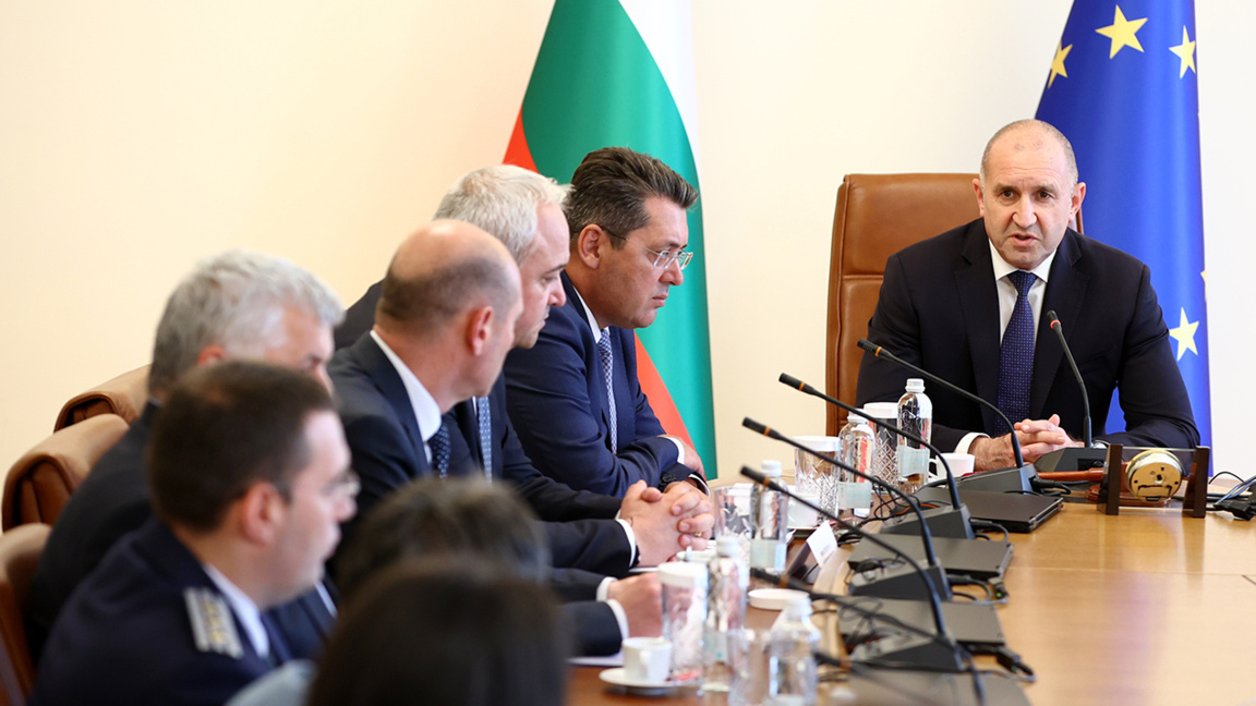 Радев към МВР: Очаквам драконовски мерки по пътищата