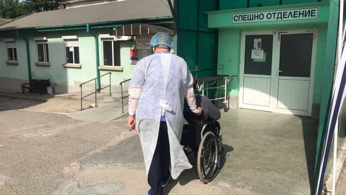 Подобрява се мъжът, пострадал при инцидент в лунапарк в Ямбол