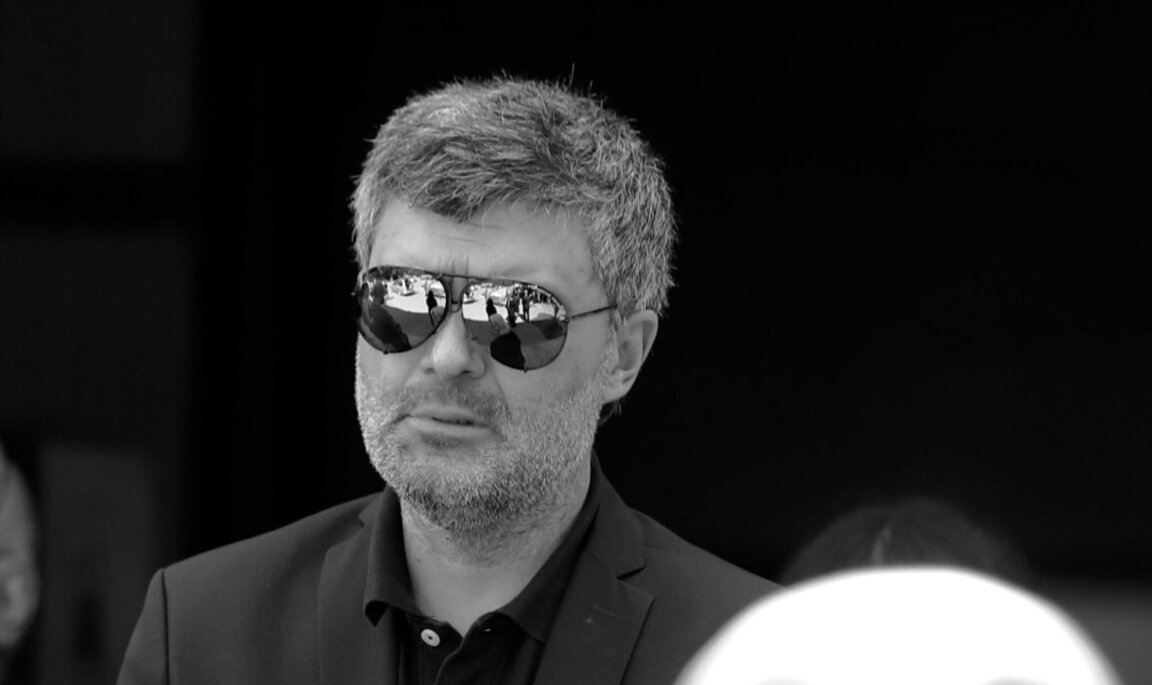 Починал е Тодор Славков