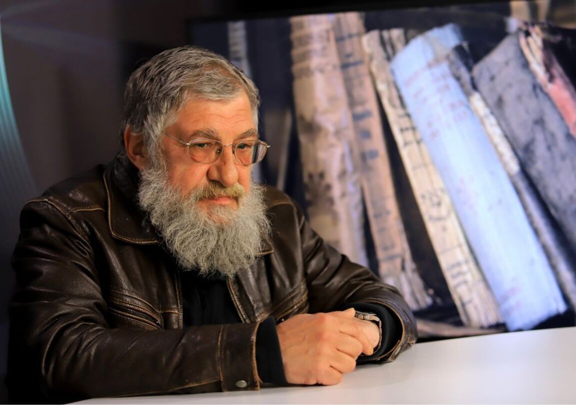Деян Енев
