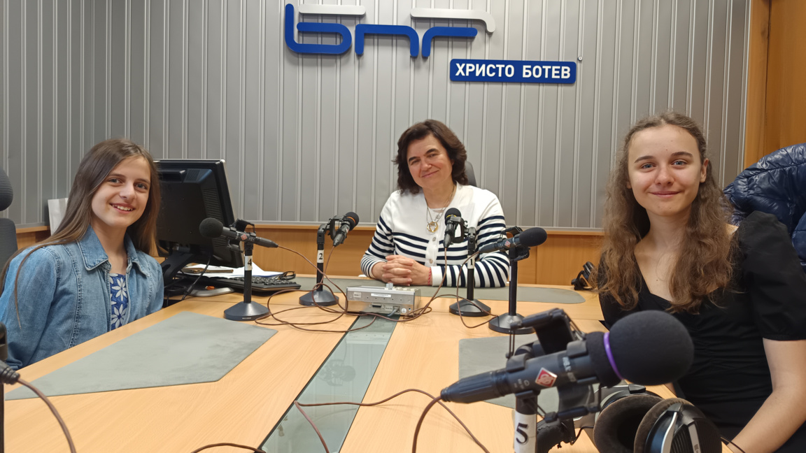 Вяра и Поля Джангарови и Нина Цанева