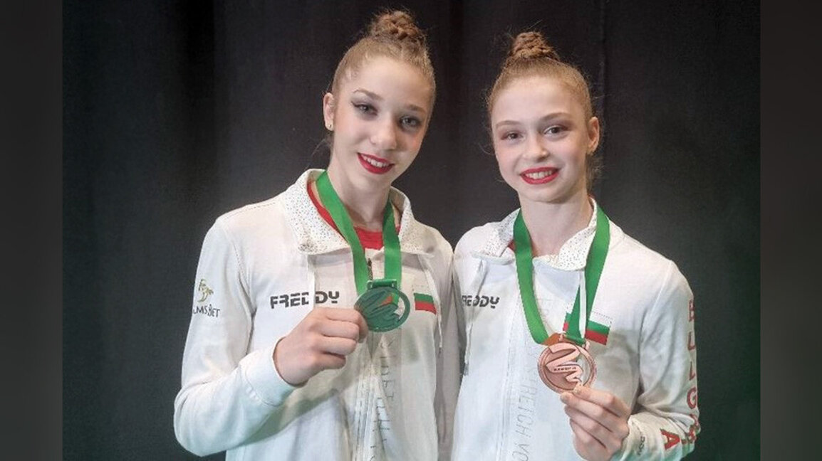 Dara Malinova a la izquierda y Magdalena Valkova
