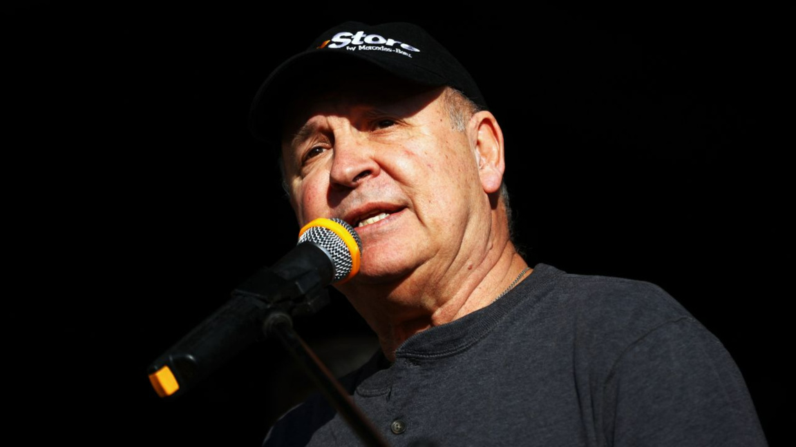 Valdi Totev, figure emblématique du rock bulgare, fête ses 75 ans