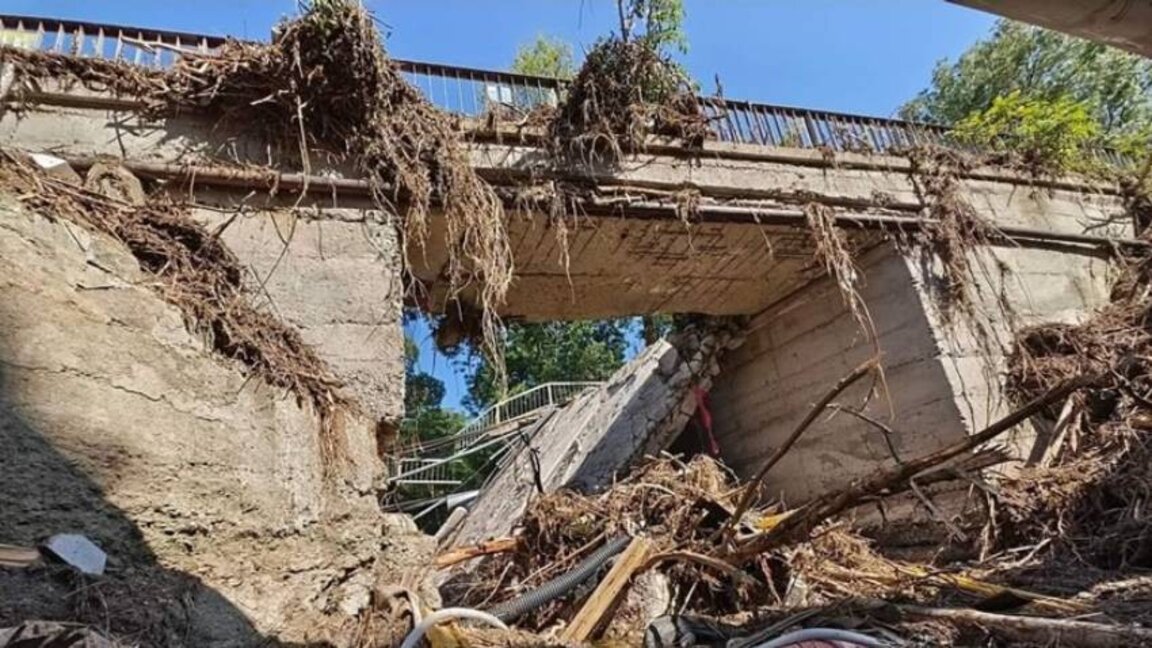 Причина наводнений - ливни, безалаберность или активная человеческая деятельность?