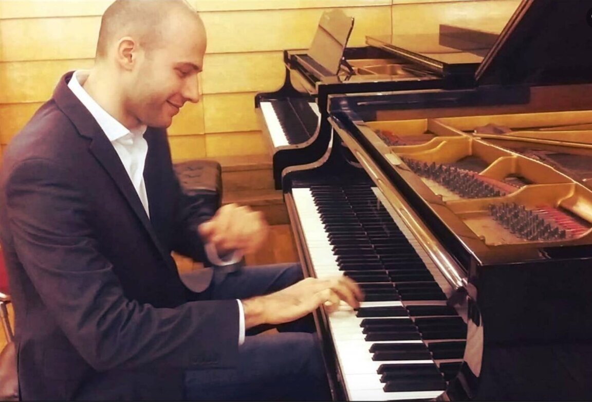 Der Pianist Stanislaw Stantschew erlangt große Popularität durch Videos im Internet