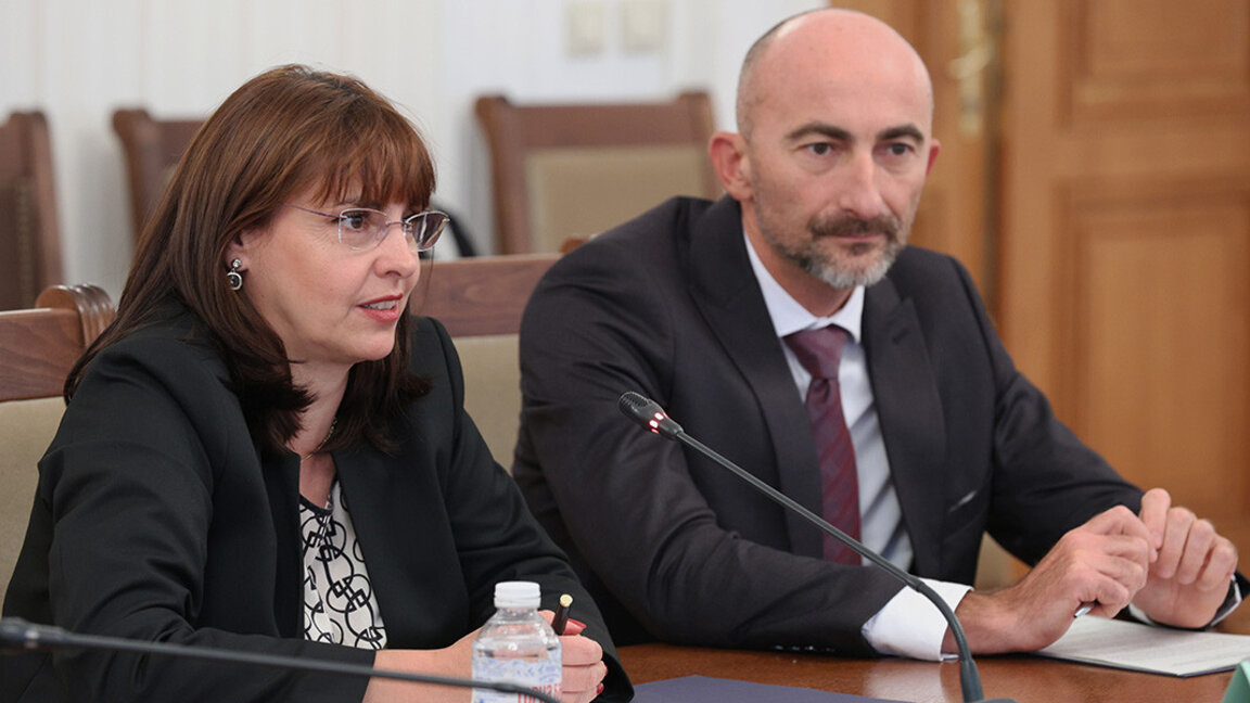 Natalia Efremova, Deputy Minister of Labour and Social Policy, at a meeting of the Parliamentary Committee on Policies for Bulgarians Abroad on 9 October 2025.