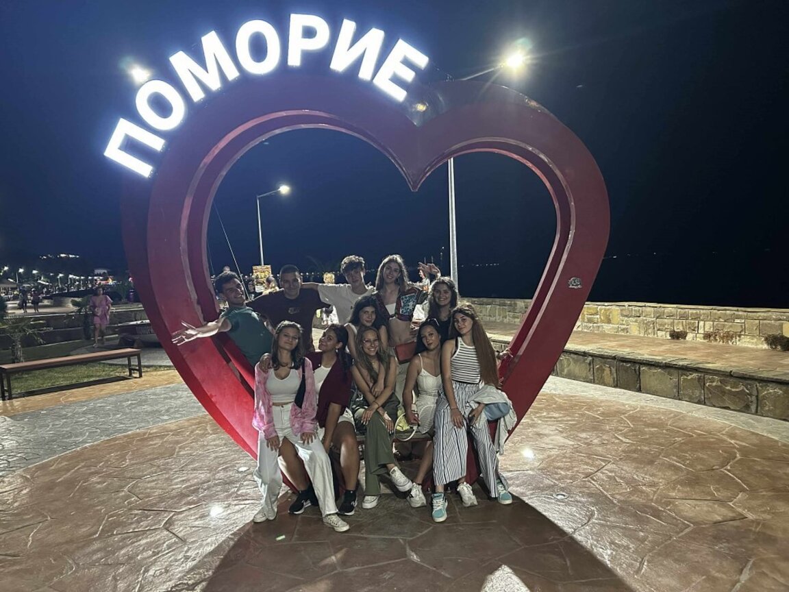 Врачански актьори триумфират на фестивала „Сцена край морето“