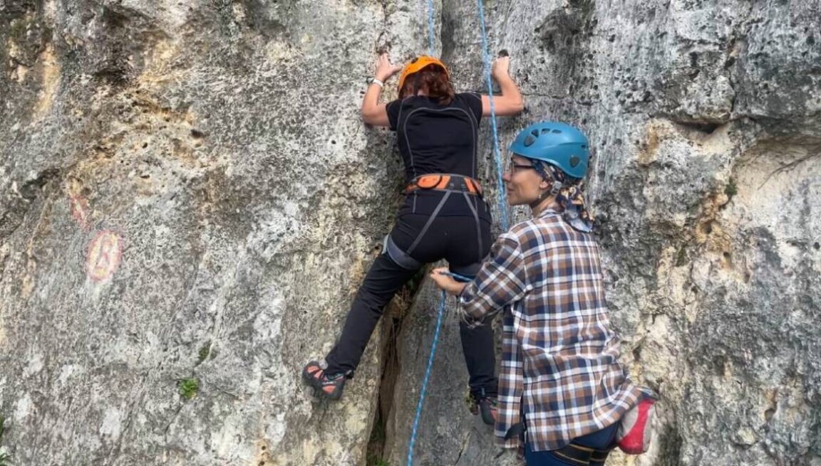 Adrénaline, belles vues et rencontres avec l'histoire: escalade dans la vallée de la rivière Roussenski Lom