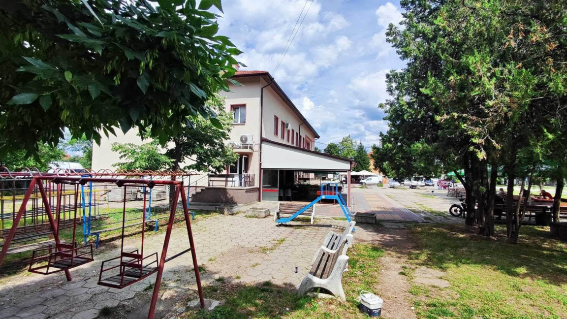 Започна облагородяването на площада в столичния квартал "Враждебна“