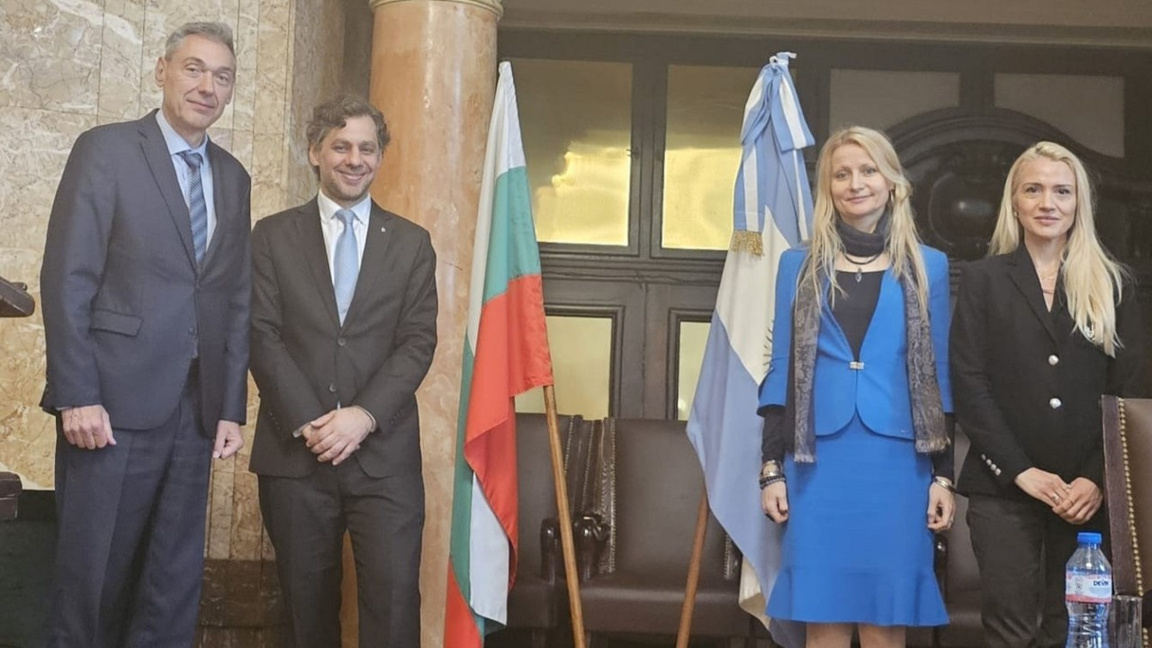 Argentina conmemoró el 25 de Mayo en la Universidad de Sofía