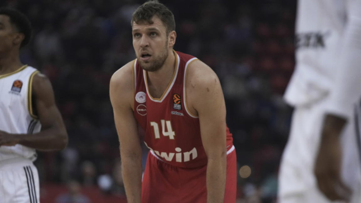 Везенков с 25 точки за Олимпиакос срещу ...