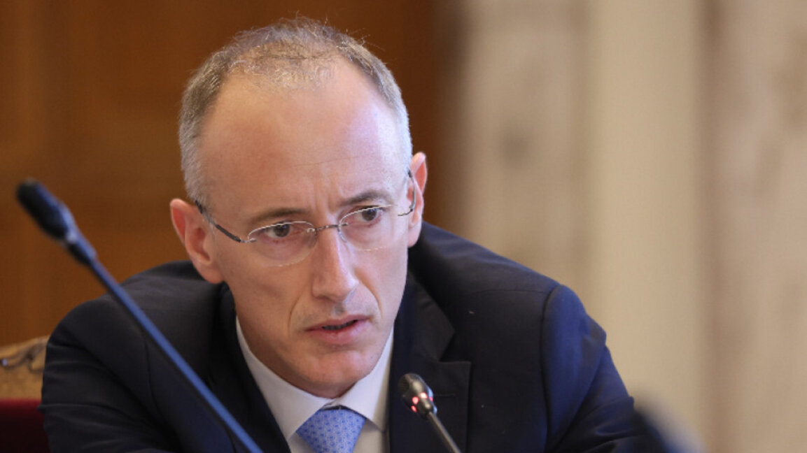 Министър Вълчев: Ще се акцентира на възпитателната работа