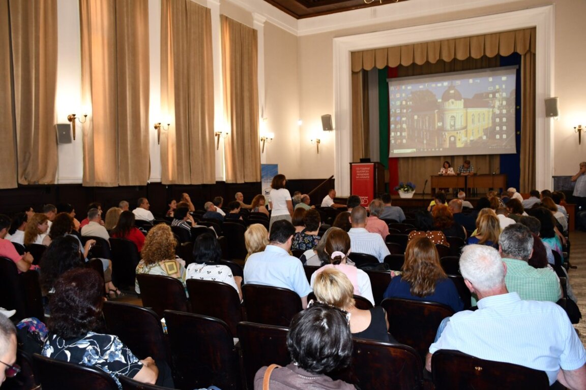Общото събрание на БАН защити свои учени, застрашени да загубят ползвани под наем жилища в Студентски град