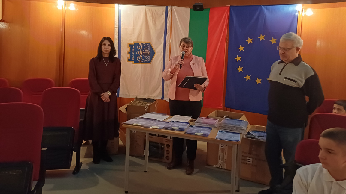 Конкурсът „Волтове и ампери“ събра 468 у...