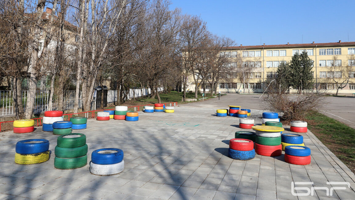 От днес седмокласниците подават заявления за прием в гимназии