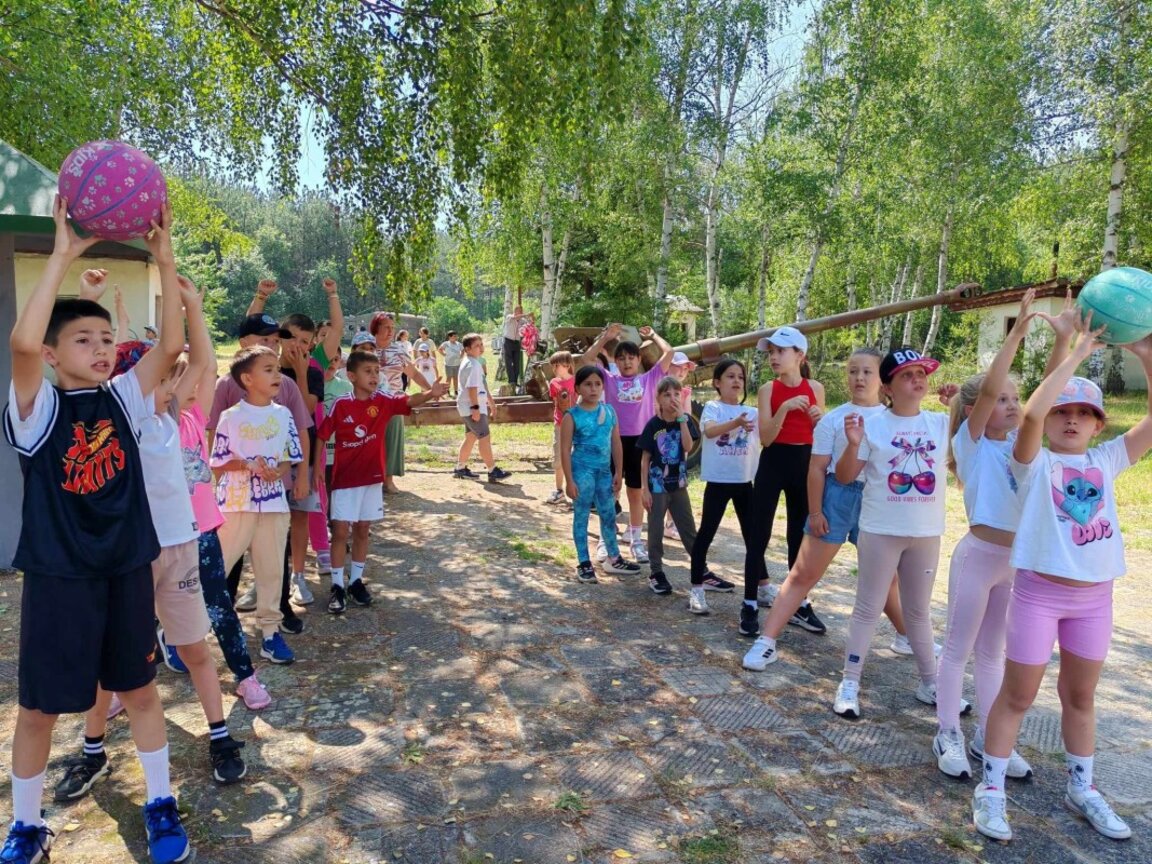 88 деца участваха в спортен празник в Широко поле