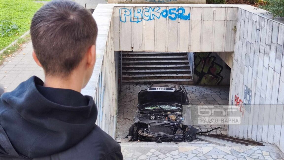 17-годишна катастрофира в подлез във Варна (СНИМКИ)