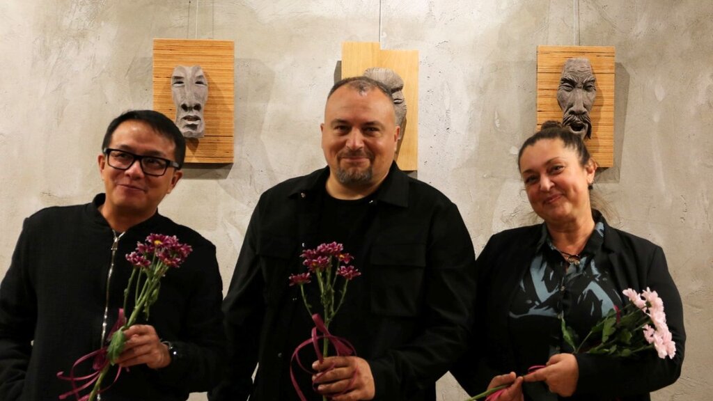 Vu Nguyen, Boris Kalaidzhiev and Iris Konsta – the authors of the exhibition "Dialogue in Clay"