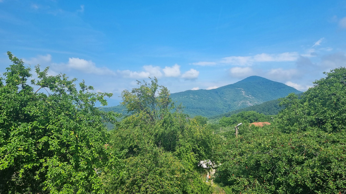 În țară va fi soare, dar în nord-est și pe litoral vor avea loc precipitații