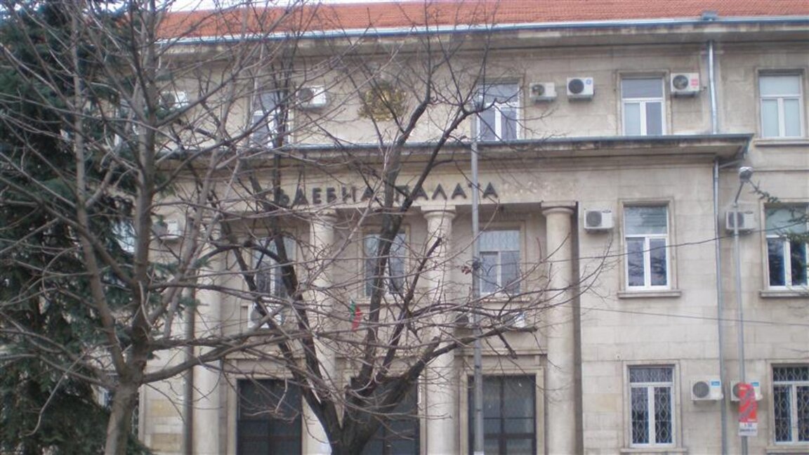 Баща и син в затвора за убийство на роднина