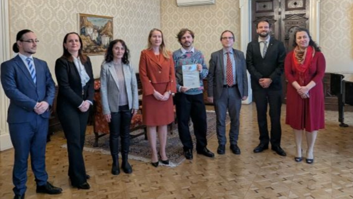 Leonid Motz wurde in Wien zum besten Bulgaristik-Studenten 2025 gekürt