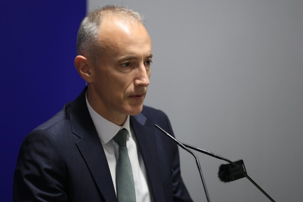 Министърът на образованието Красимир Вълчев упрекна кмета на София