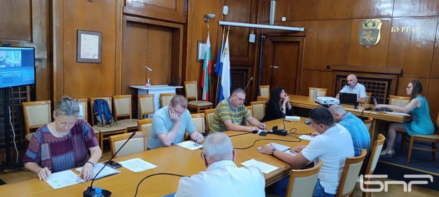Закриват две комисии, нови ръководства на други три в градския парламент в Бургас