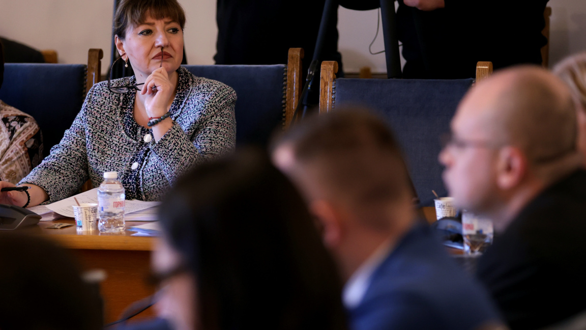 14 часа продължи заседанието на правната комисия. Как ще гласуваме?