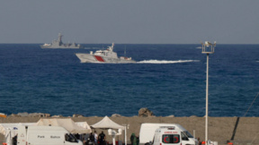 Издирват се 18 души от потъналия край Кипър кораб