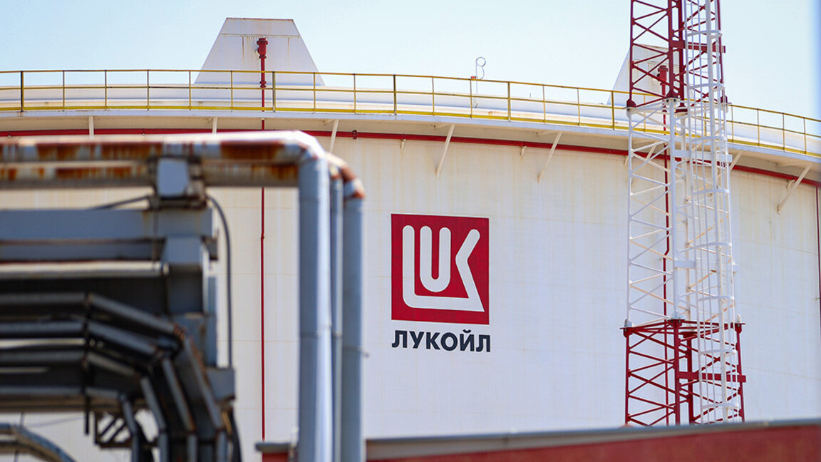 FT: Η Lukoil πωλεί τη Neftochim στο Μπουργκάς στο κονσόρτσιουμ Oryx Global