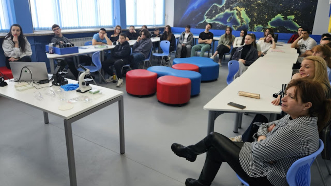 166-то спортно училище съчетава спорт и наука в нов STEM център