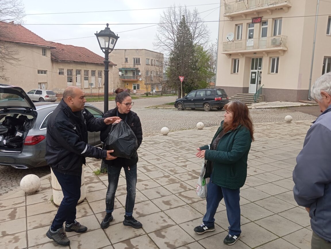 От "Кауза Северозапад" раздадоха над 300 хранителни пакета на нуждаещи се