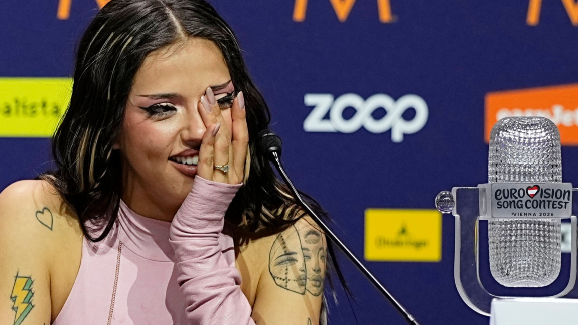 DARA auf der offiziellen Pressekonferenz nach dem Sieg