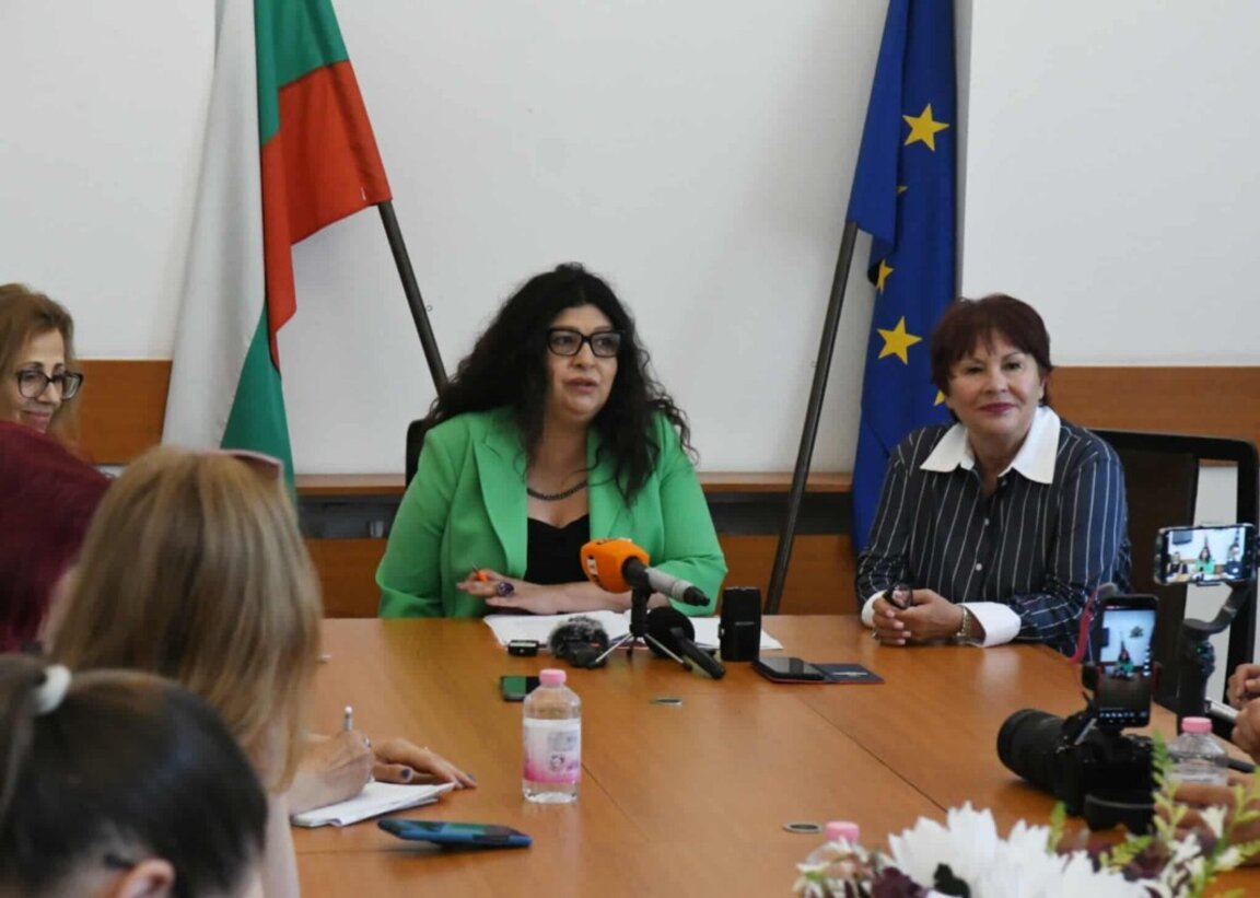 Проф. Андрияна Андреева: Предложените за продажба имоти във Варна са в окаяно състояние (ВИДЕО)