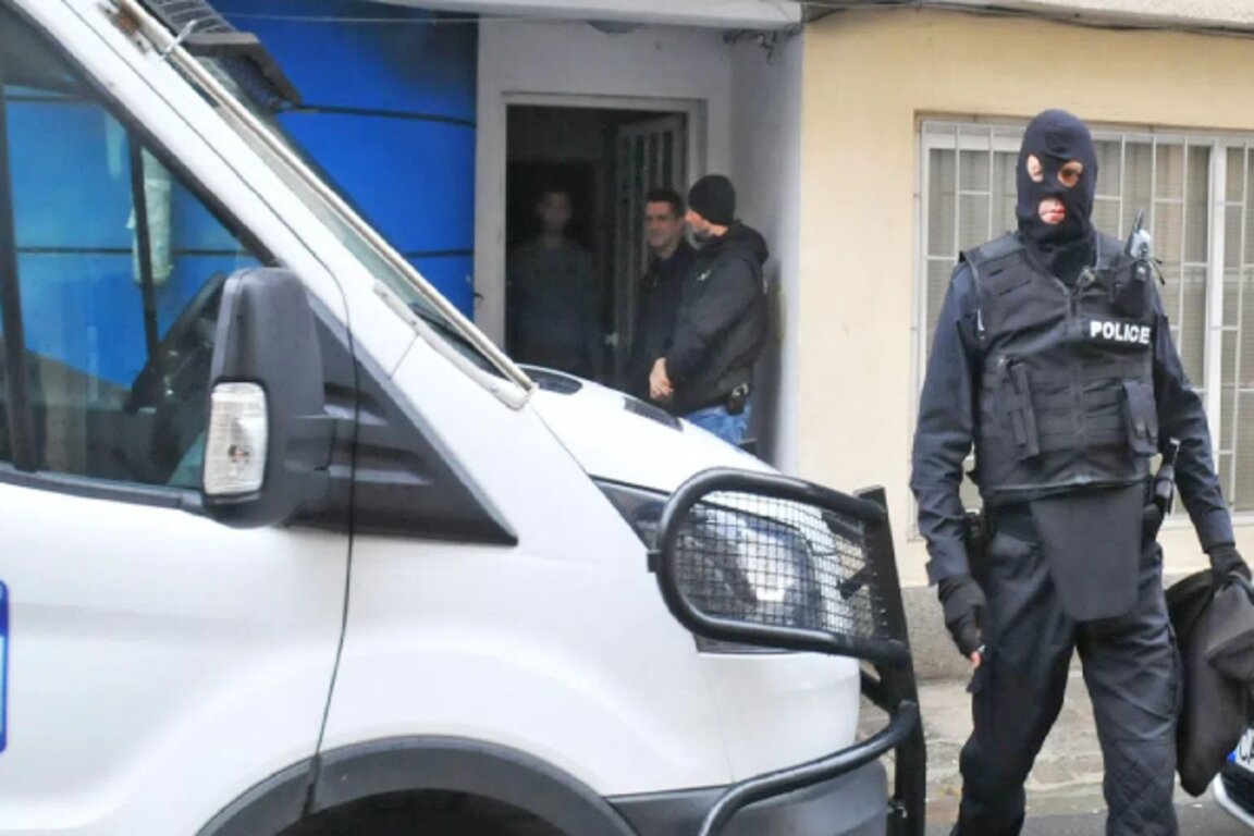 ДБ иска изслушване на полицаите, разбили контрабандния канал в Пловдив